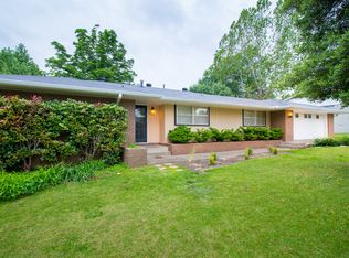 821 E. Peel St., Fayetteville, AR 72703