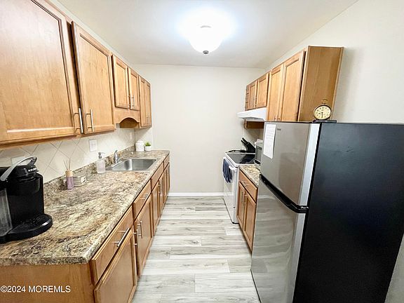 5th image of 136F Farrington Court