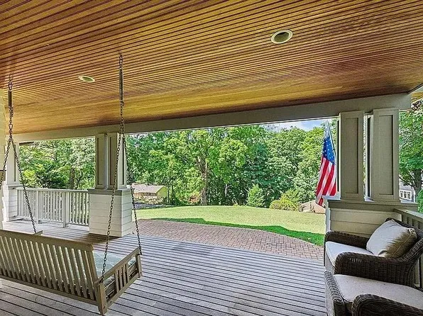20590 Linden Rd, Excelsior, MN 55331