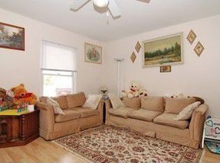 3335 Winhaven Dr, Waukegan, IL 60087