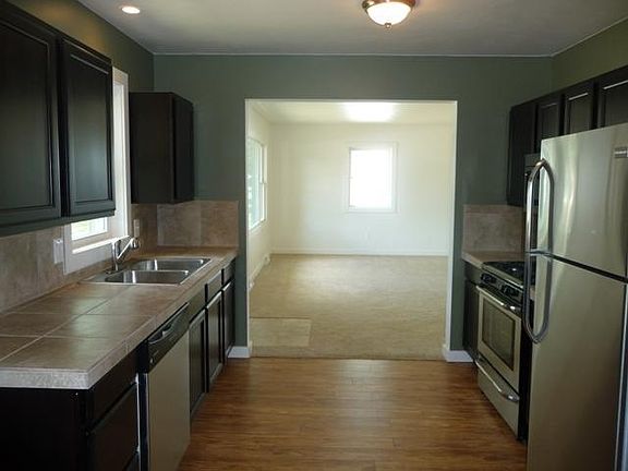 5th image of 1905 Furhman Ave