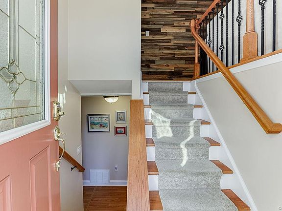3rd image of 1603 Lucie Ln