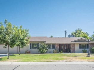 423 W Oak View Dr, Visalia, CA 93277