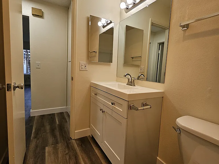 573 Emerald Ave #2 — Photo 16