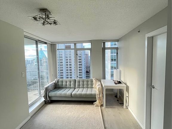 4th image of 610 Granville St