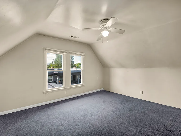 10515 Greenlawn Ave #2 — Photo 17