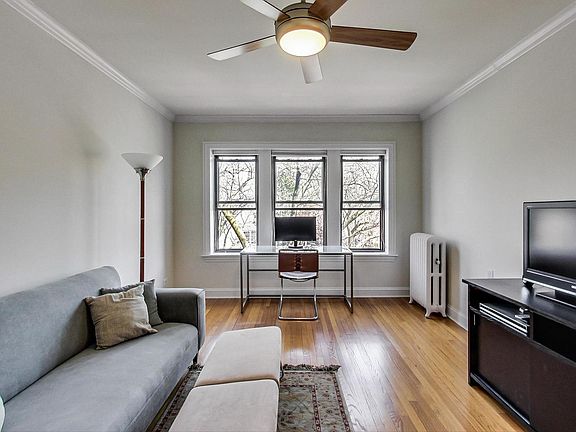 3rd image of 1909 W Winona St #3