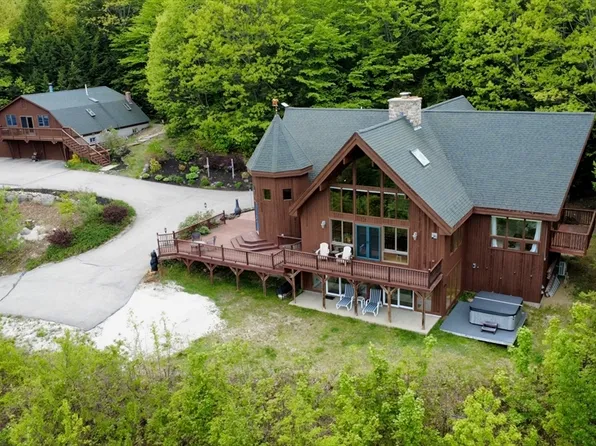 20 Crest Ln, Madison, NH 03849