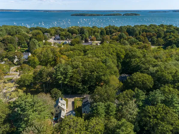 5 Kilborn Way, Falmouth, ME 04105