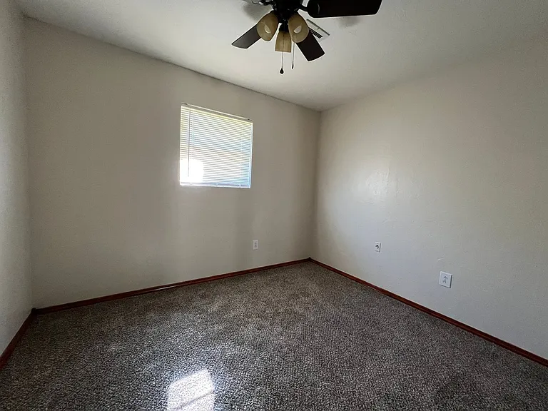6954 SW Forest Ave — Photo 3