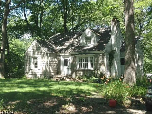 15 Ridge Trl, Kinnelon, NJ 07405