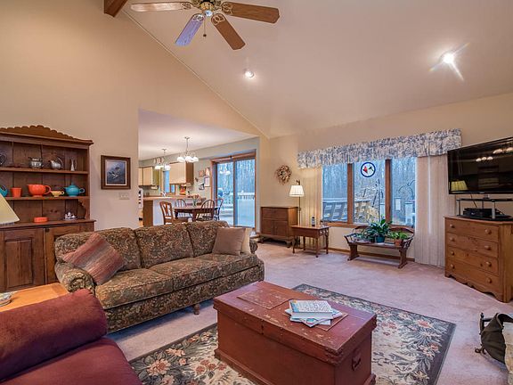 5th image of 3325 W River Dr