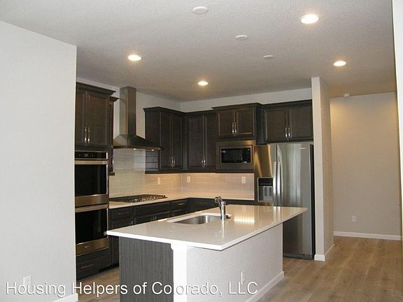 3rd image of 634 Stonebridge Dr