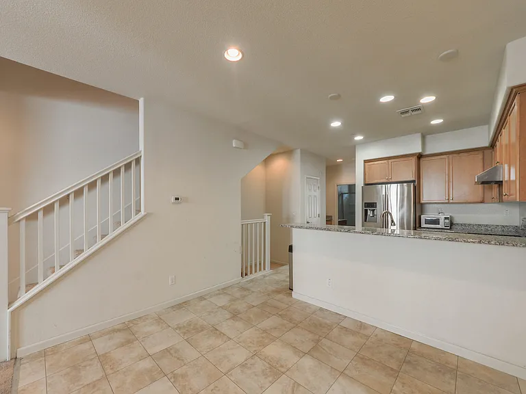 2086 Vincenzo Walkway — Photo 2