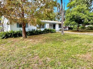 655 16th St NW #651-B-657, Largo, FL 33770