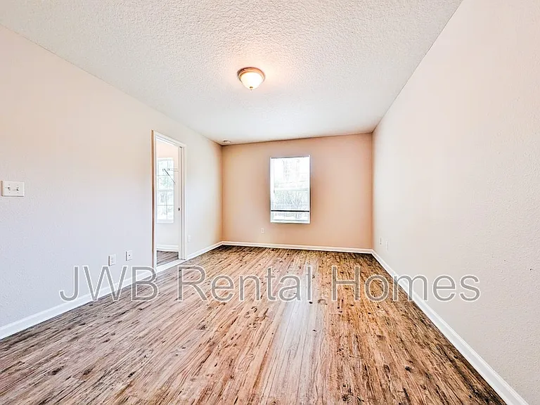 1746 Art Museum Dr — Photo 8