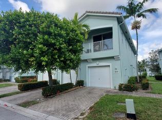 3212 Laurel Ridge Cir, Riviera Beach, FL 33404