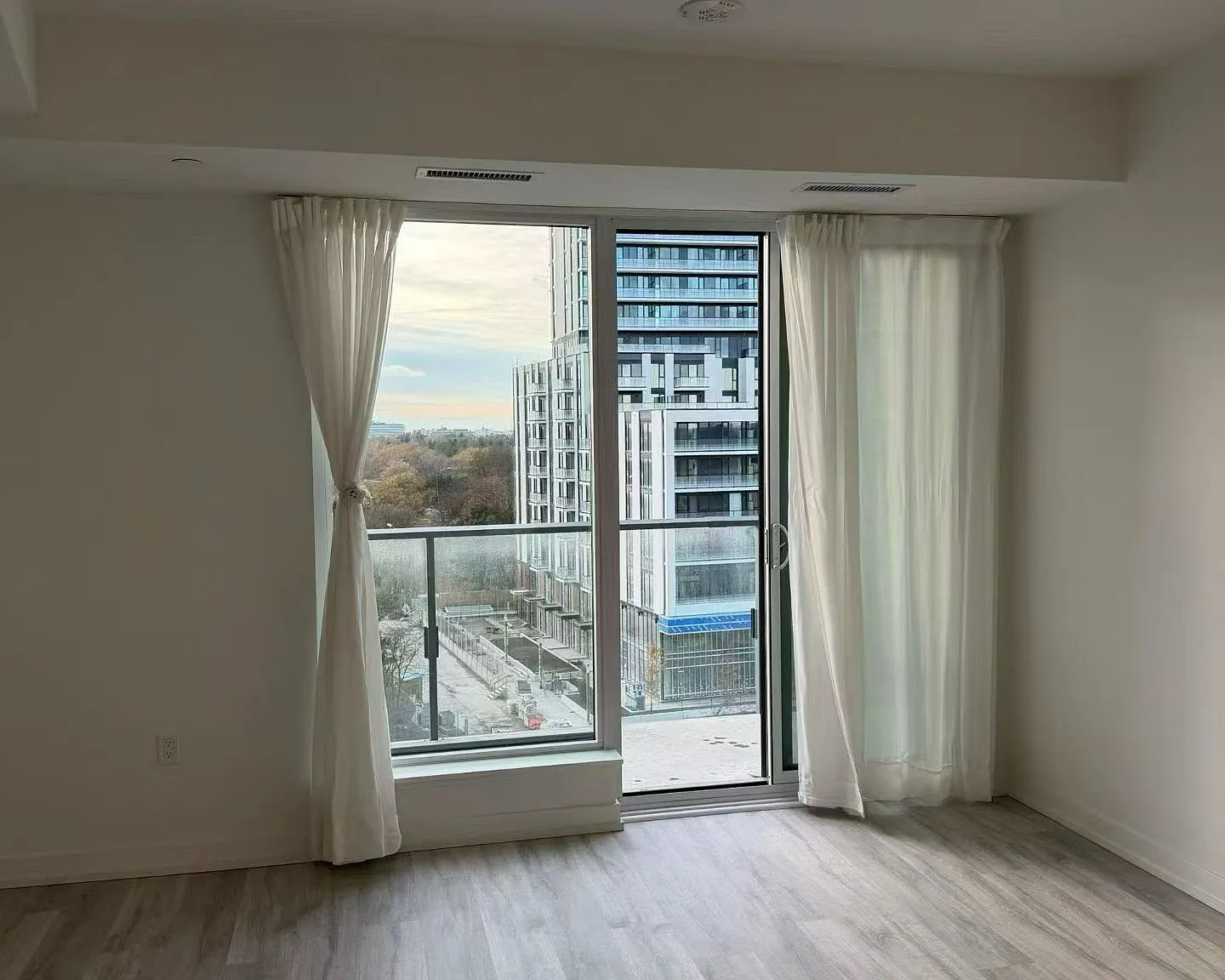 2 bed, $2,450 — Photo 4