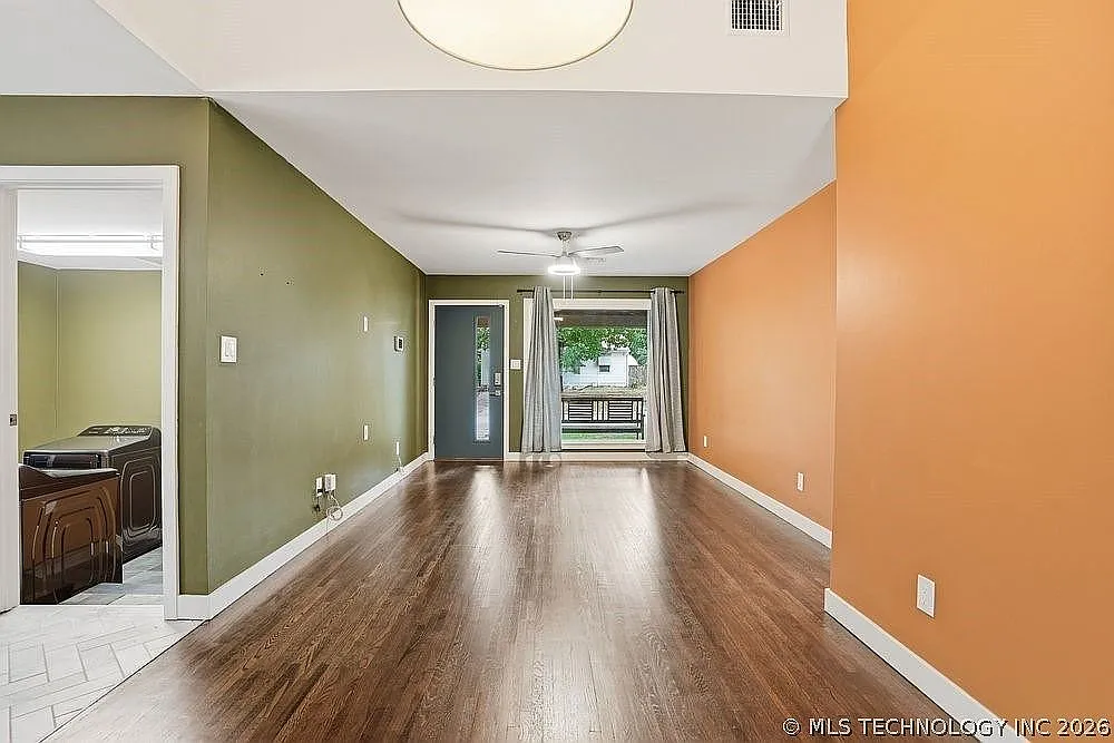 2 bed, 903 sqft, $1,500 — Photo 3