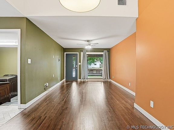 3rd image of 4958 S Detroit Ave