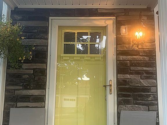 2nd image of 628 E Park Ave