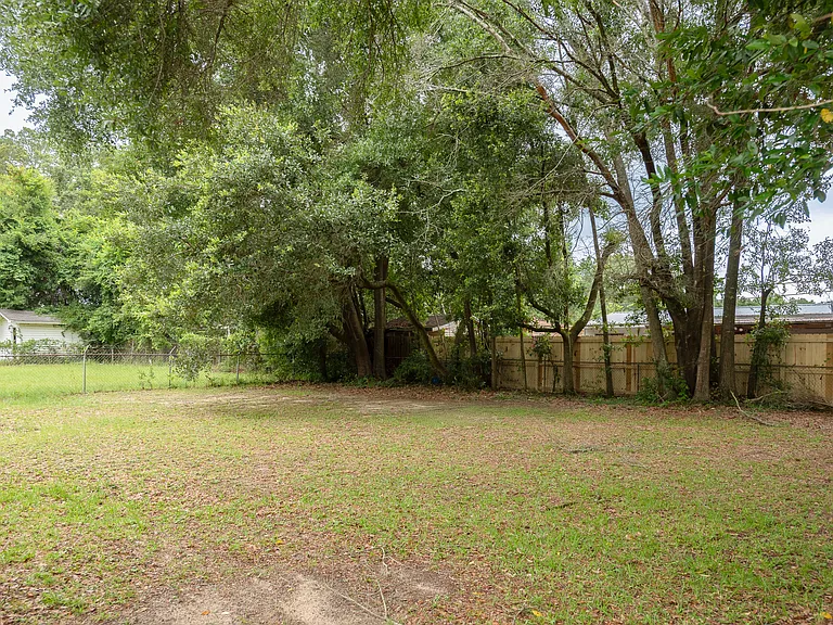 6404 Dunbar Rd — Photo 15