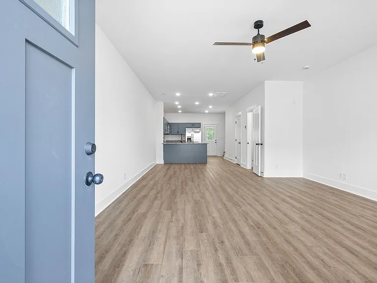 323 S Ridge Trl — Photo 4