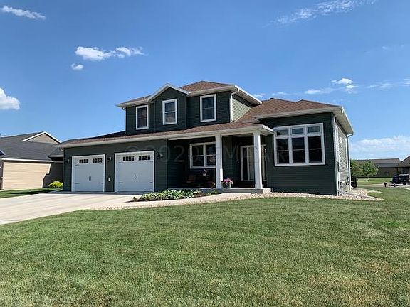 2nd image of 205 36 1/2 Avenue Pl E