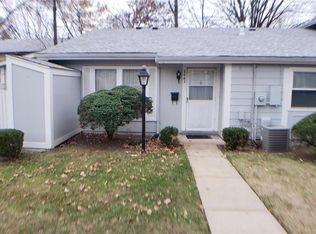 2463 Forest Shadows Dr, Saint Louis, MO 63136