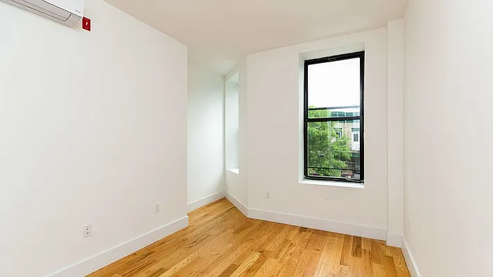 Rented by Nooklyn NYC LLC | media 4