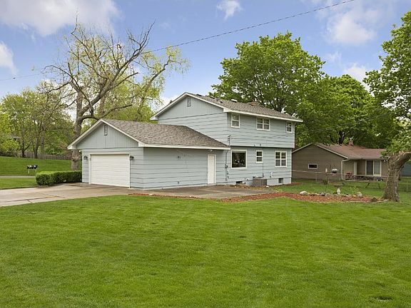3rd image of 4652 Deerwood Dr