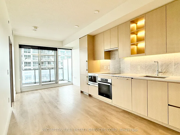 85 McMahon Dr #1507 — Photo 3