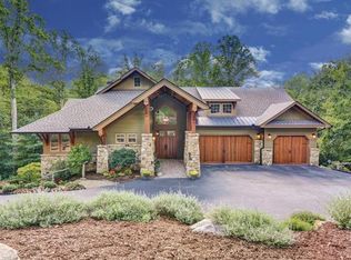 9 Silver Dollar Ln, Asheville, NC 28804