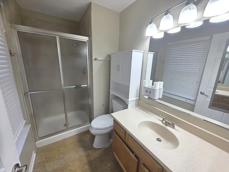 302 Barton Ct — Photo 9