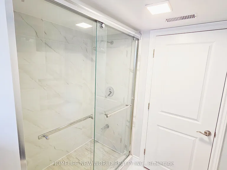 531 Ritson Rd N #1 — Photo 18