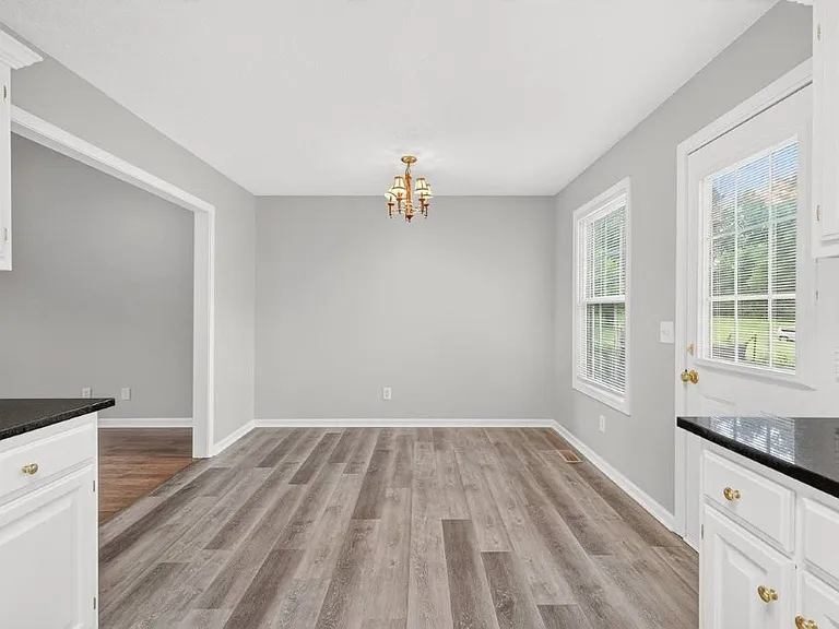 108 Roberts Dr — Photo 10