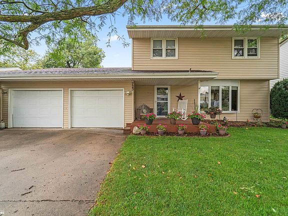 2nd image of 723 16th St