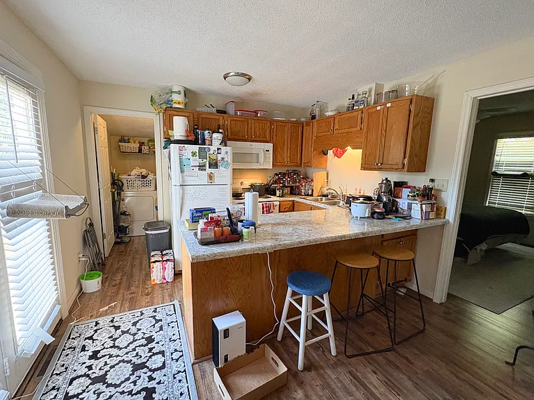 154 W Braxton Foushee St — Photo 2