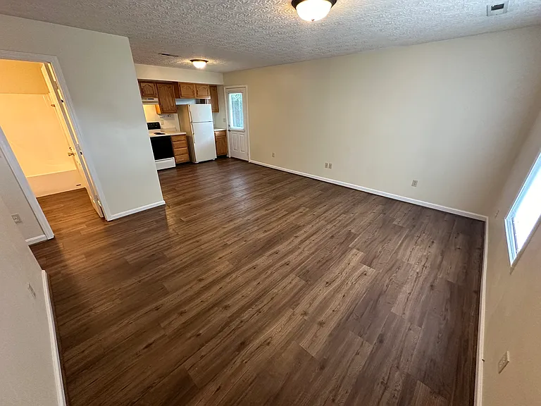 151 Heather Ln — Photo 3