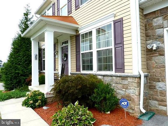 3rd image of 9532 Dumbarton Dr