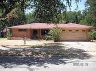 423 Robinhood Dr, Irving, TX 75061