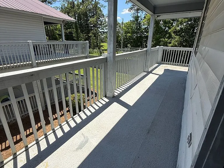 Stonehenge Apartments — Photo 18