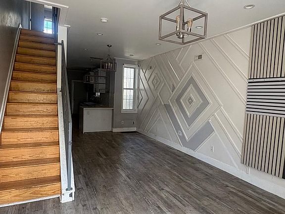 3rd image of 3139 Fontain St