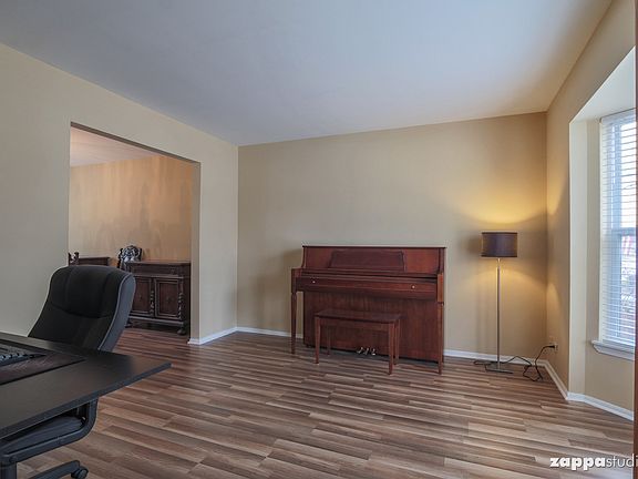 5th image of 2238 Cheshire Dr