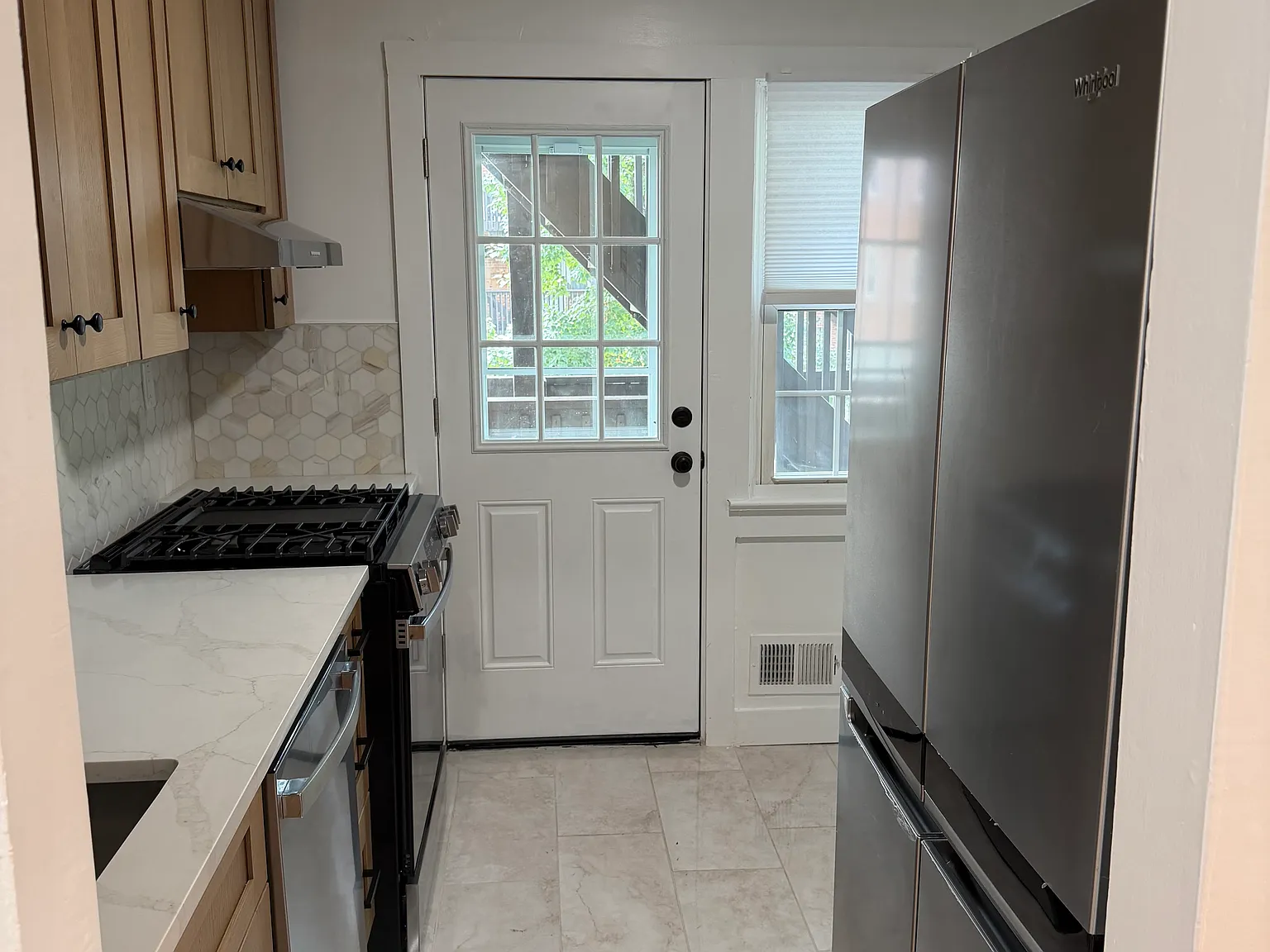 1 bed, 730 sqft, $2,200 — Photo 2