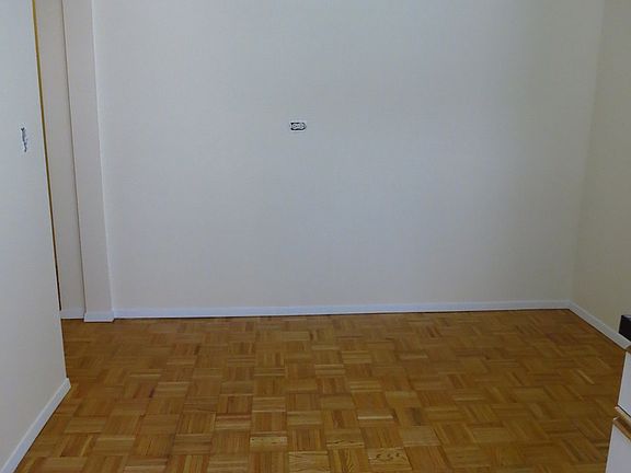 3rd image of 527 E 78th St APT 5G