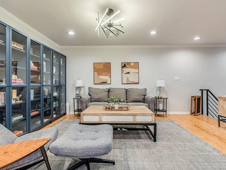 500 E Riverside Dr #206 — Photo 13