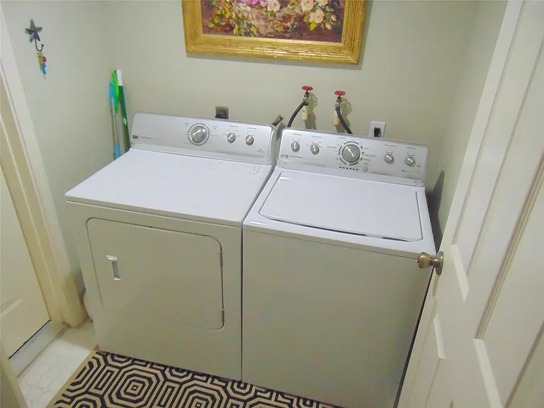 1914 52nd St #2 — Photo 17