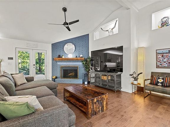 5th image of 2485 Shallowford Rd NE