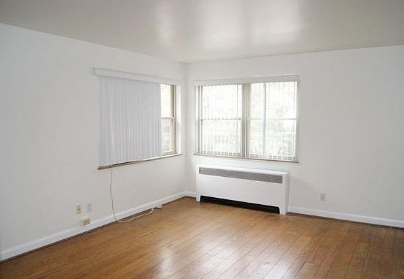 4th image of 4022 Paxton Ave APT B
